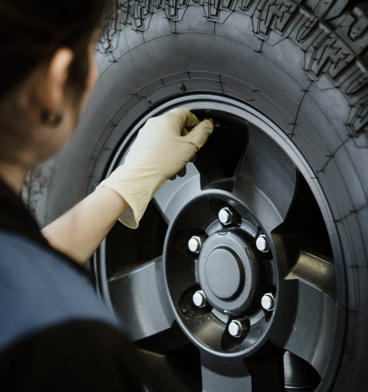 troca-de-pneus-toninho-auto-center